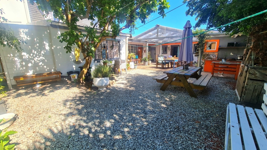 8 Bedroom Property for Sale in Knysna Central Western Cape